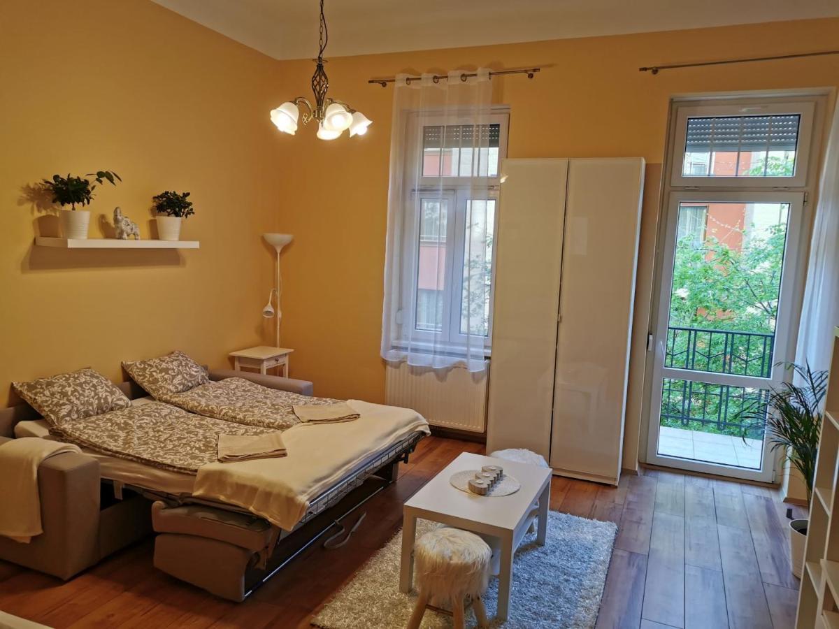 Corvin City Center Kisfaludy Apartman Leilighet Budapest Eksteriør bilde